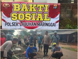 Wujud Kepedulian, Polsek Labuhan Maringgai Gelar Bakti Sosial Tambal Jalan Rusak