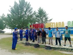 Jaga Kelestarian Pesisir, Sat Polairud Polres Lampung Timur Gelar Aksi Sapu Bersih Sampah di Pantai Mutiara Baru