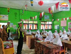 Lewat Program Polantas Karib, Sat Lantas Polres Lamtim Tanamkan Tertib Lalu Lintas dan Stop Bullying di Sekolah